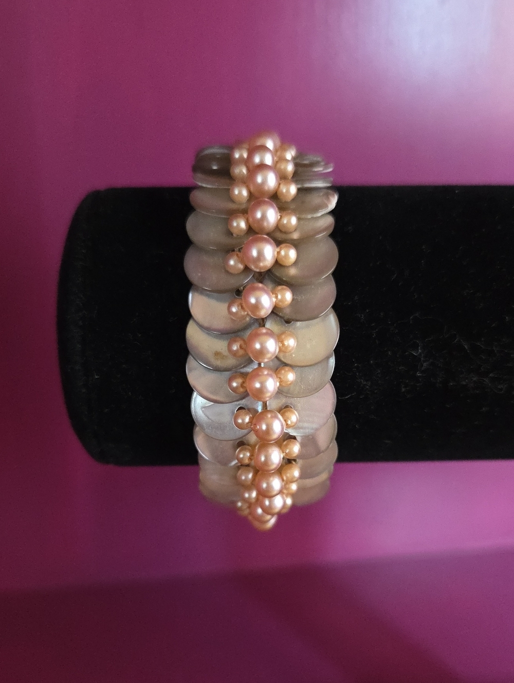 Vintage Mid-Century Handmade Mother Of Pearl Mermaid Scale & Pink Bead Bracelet